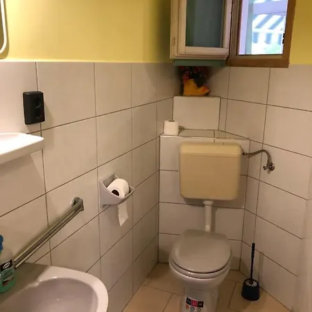 Apartmanhaz *