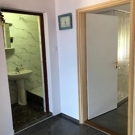 דירה Apartmanhaz