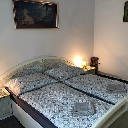 דירה Apartmanhaz *