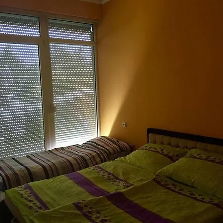 Apartmanhaz דירה Balatonalmádi