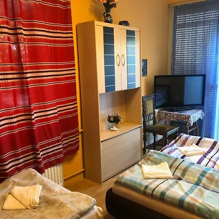 Apartmanhaz * Balatonalmádi
